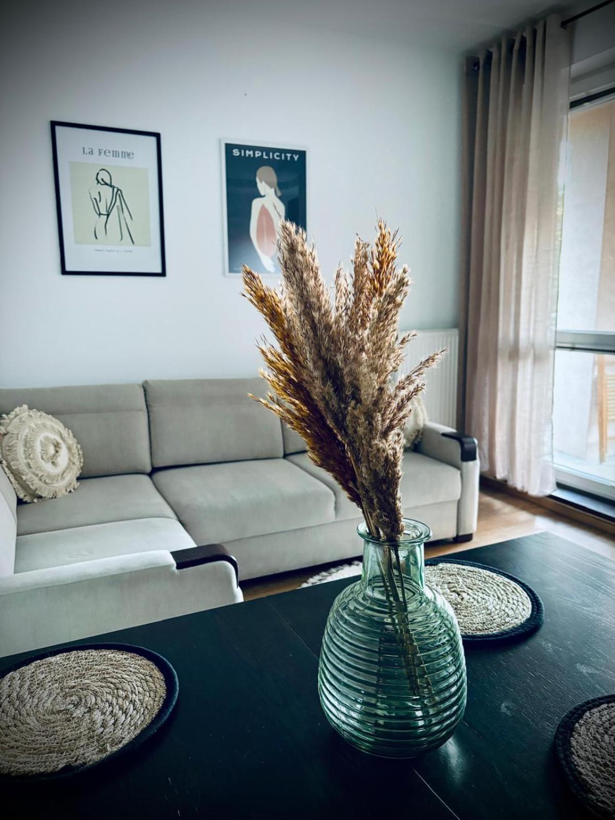 White Glove Wojska Polskiego Apartment *